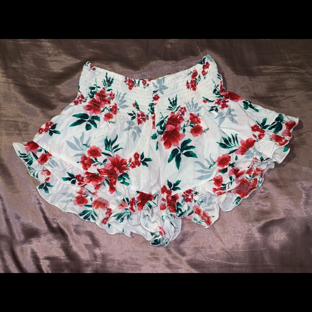 X-Small Hollister floral shorts.